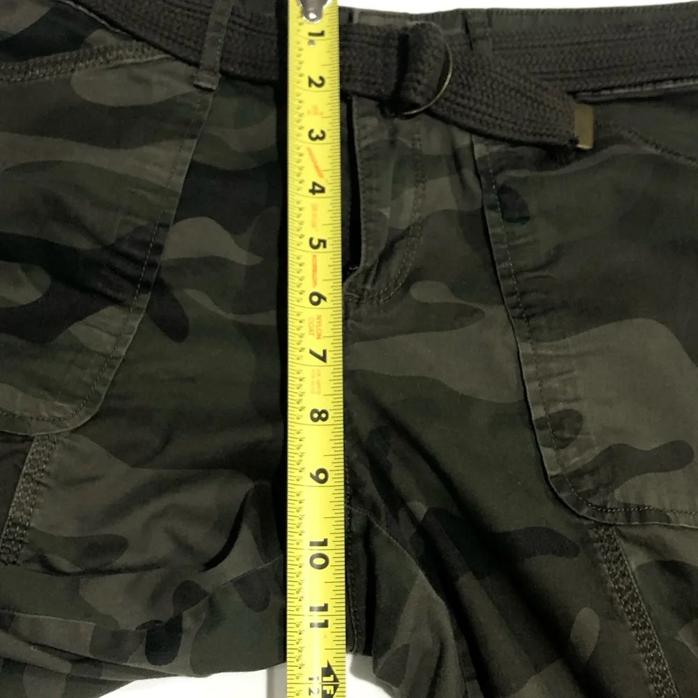 Time and Tru Women's Green Camo Cargo Capri Pants Size 8